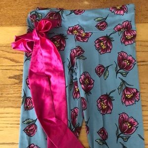 Cute booty lounge leggings poppy pattern